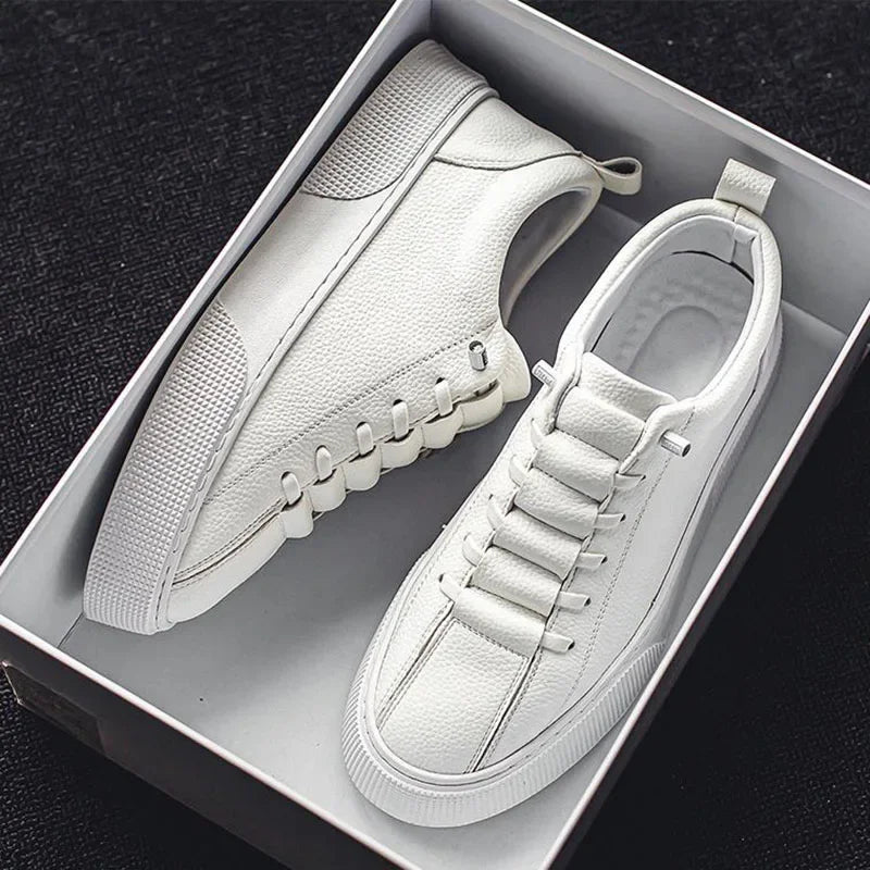 Sneakers bianche da uomo con lacci