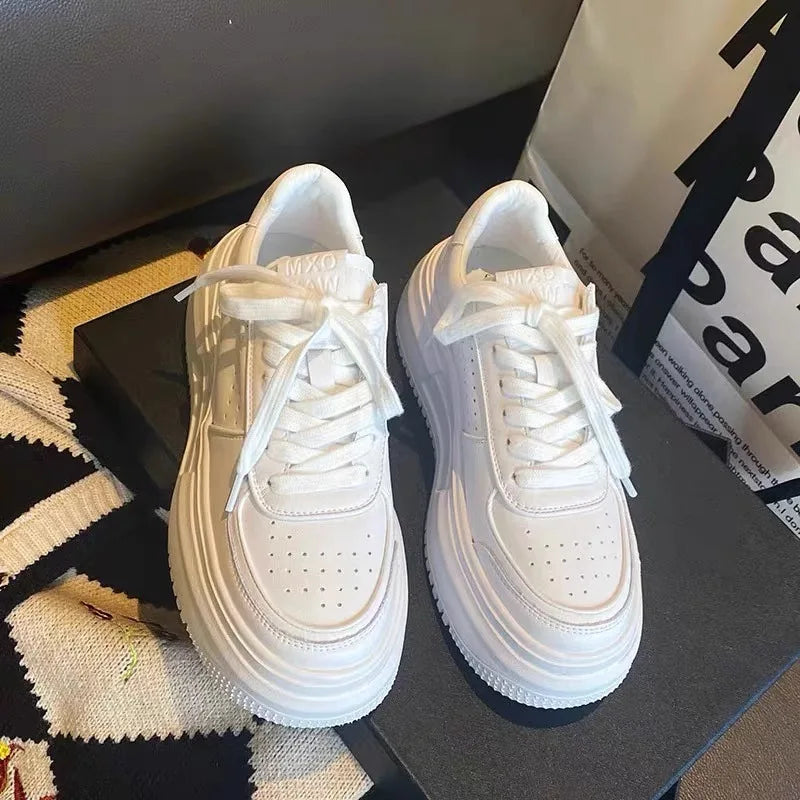 Damen Weiße Leder Sneaker – Atmungsaktiv & Plateau Walking Schuhe