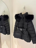 Parka da donna – collo in pelliccia e cappuccio per l'inverno