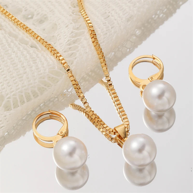 Pearl Pendant Necklace & Earring Set