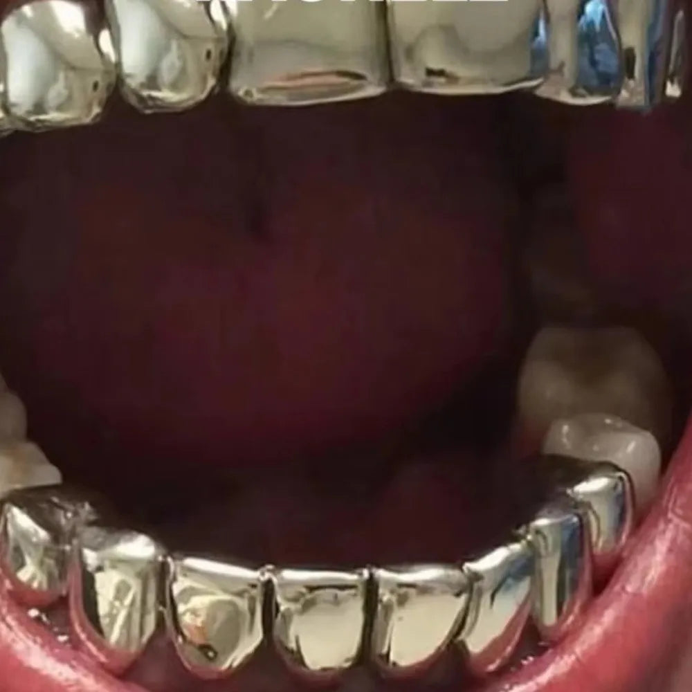 Set di grillz per denti con finitura lucida, superiore e inferiore, antiscivolo, ecologici, in rame, coperture per denti, gioielli per denti, colore argento e oro, stile rapper