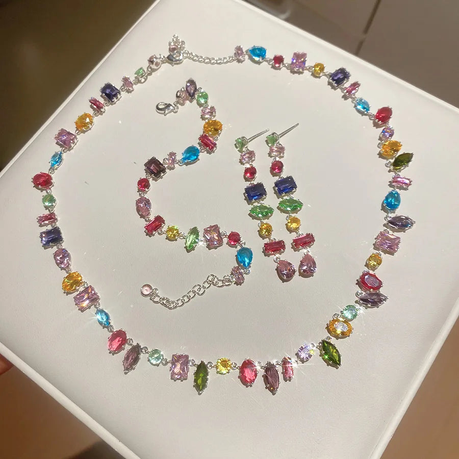 Collier en or 18 carats avec zircon cristal