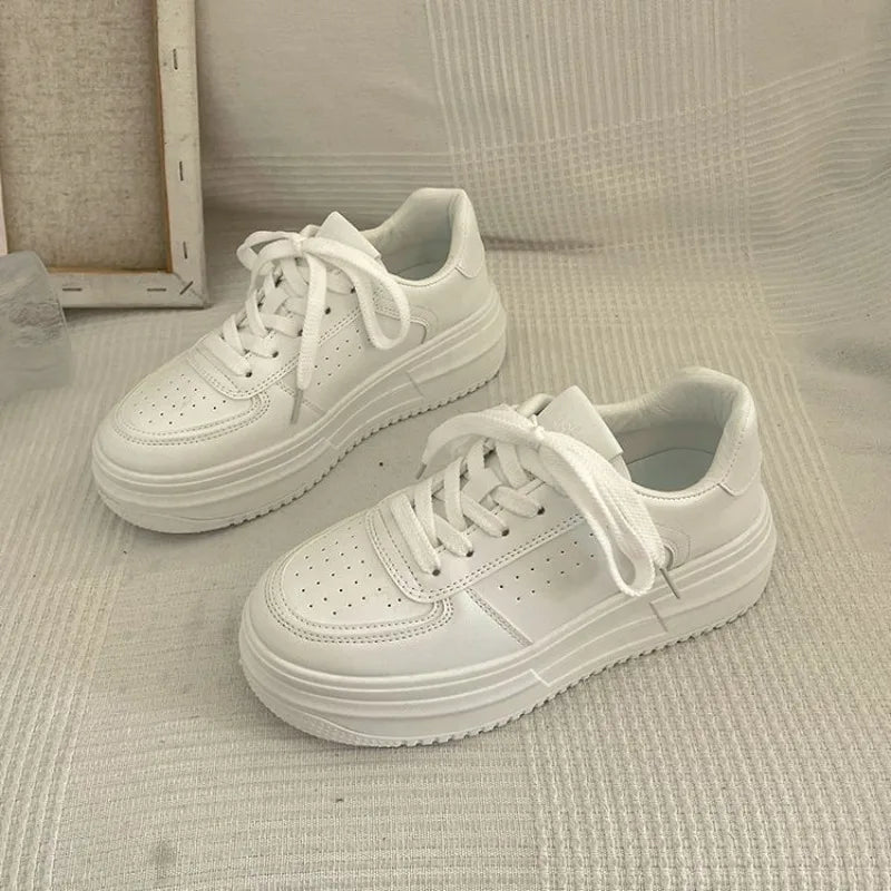 Damen Weiße Leder Sneaker – Atmungsaktiv & Plateau Walking Schuhe