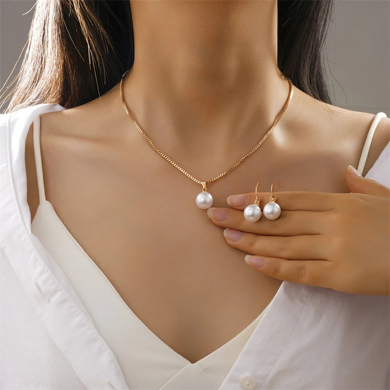 Pearl Pendant Necklace & Earring Set