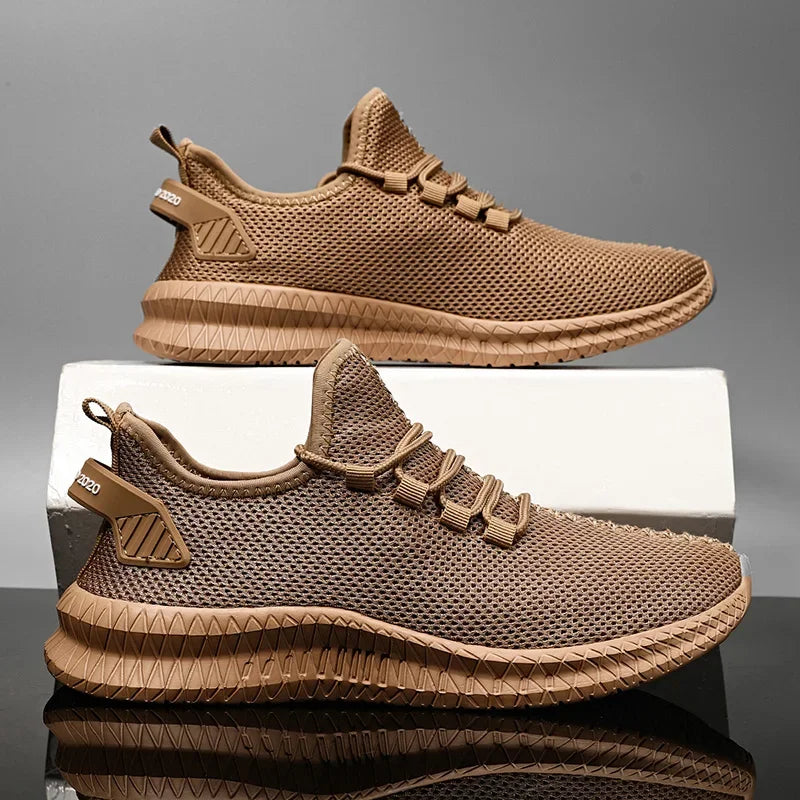 Sneaker outdoor in maglia da uomo